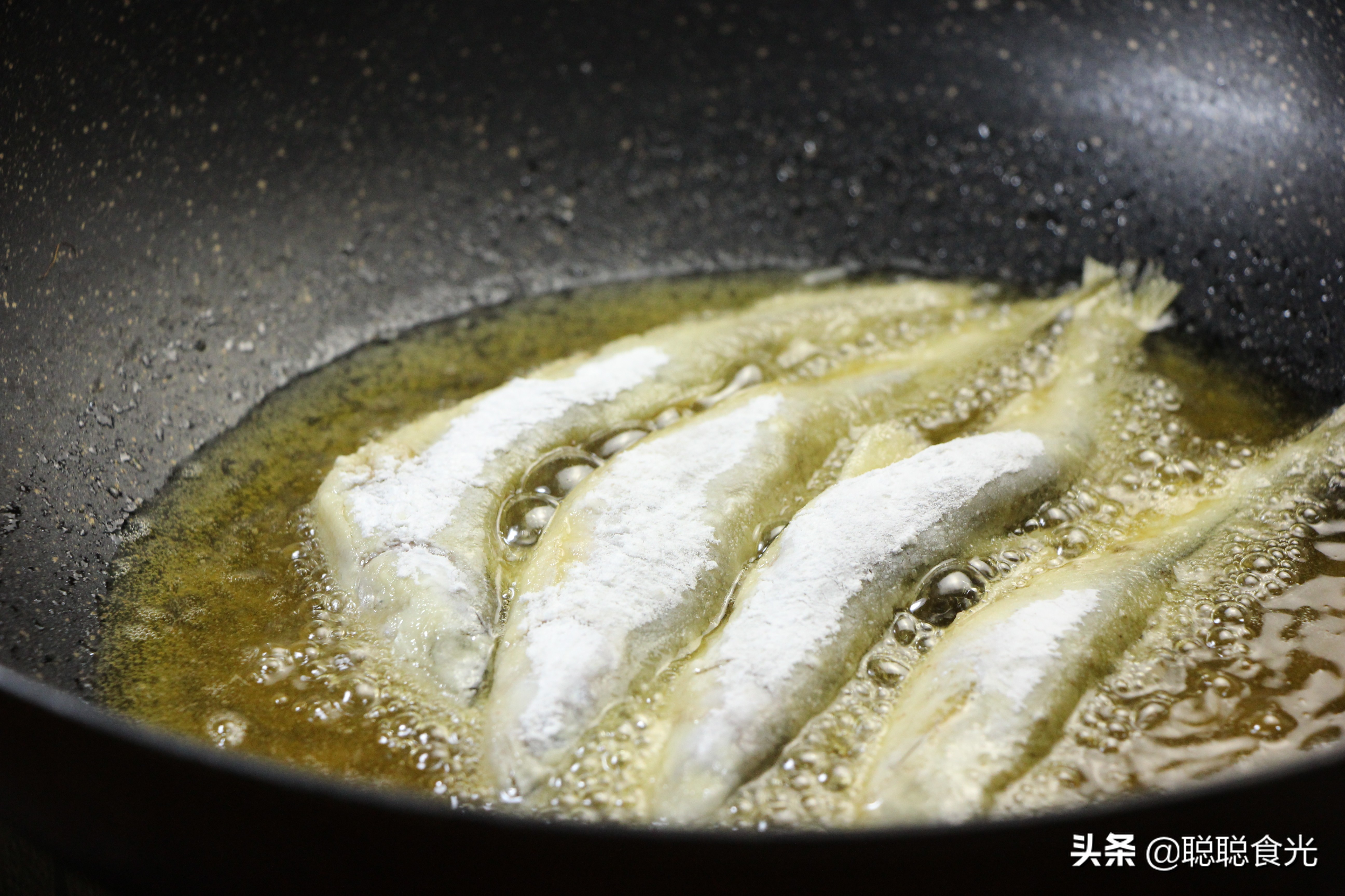 美味香煎多春鱼,黄油香煎多春鱼教程