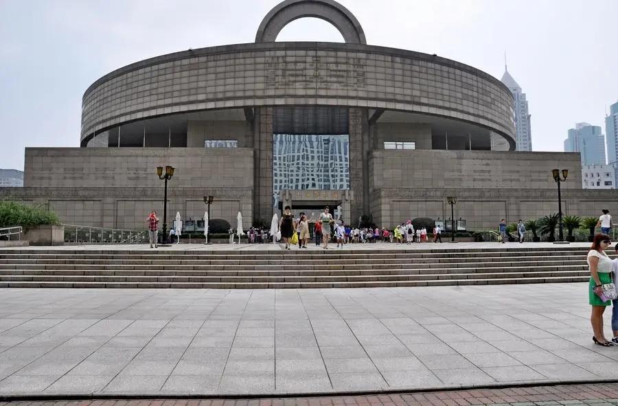 参观上海市外滩历史纪念馆,学党史参观公司史馆