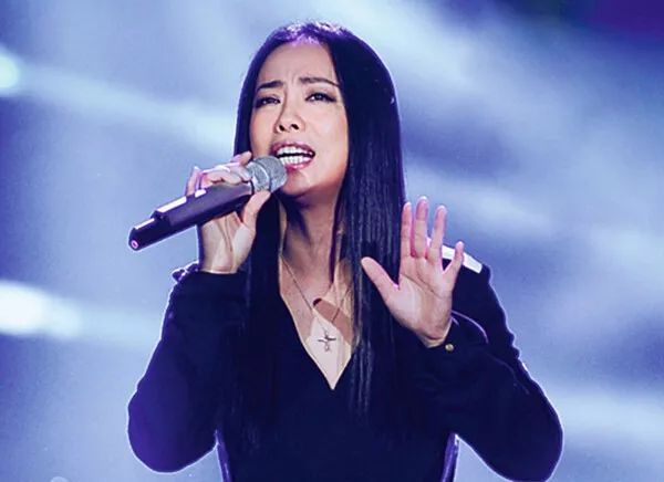 黄绮珊最巅峰现场,黄绮珊揭面大反差