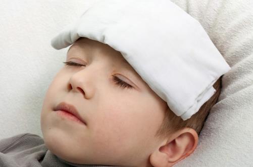 宝宝持续低烧不退怎么处理,宝宝持续低烧不退会引起什么后果