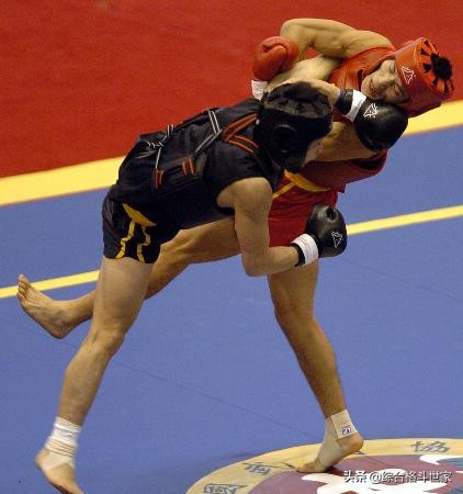 技术贴的正确贴法视频,散打近战贴脸打法教学