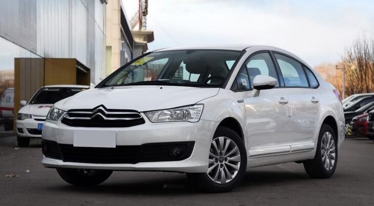 2012上牌的蒙迪欧致胜是哪一款,蒙迪欧致胜好还是七代雅阁好