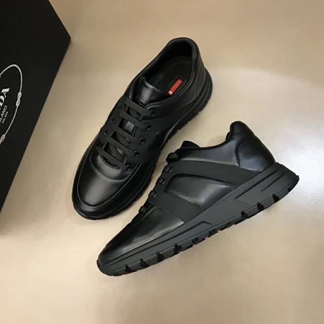 普拉达夹克黑武士价格,普拉达黑武士鞋好吗