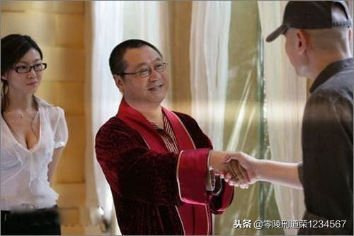 周星驰致敬永远的喜剧之王,周星驰成为喜剧之王的事迹