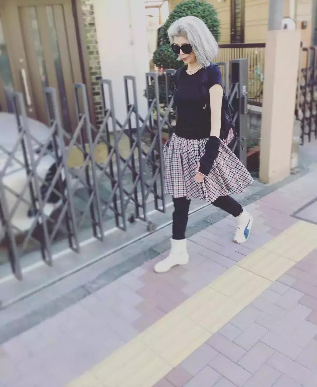 80岁的时尚潮流老奶奶 (88岁时尚老奶奶)