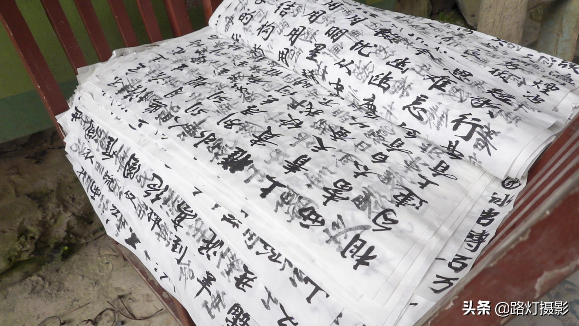 贵州一户人家隐居山洞已经300多年,贵州一山洞隐居16年的60岁老人