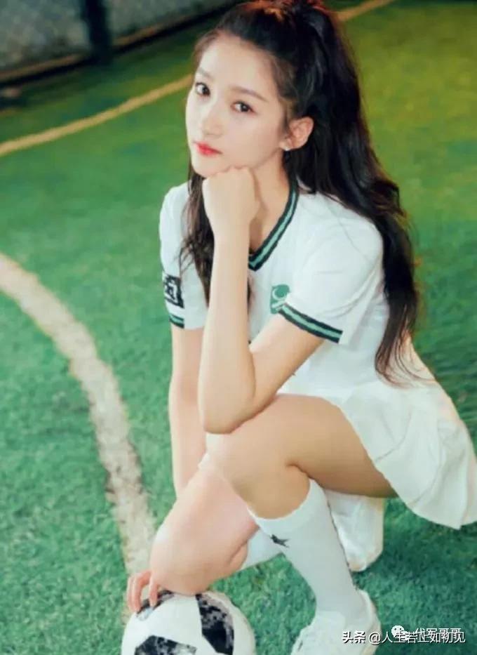 杨颖女明星排第七,足球宝贝迪丽热巴