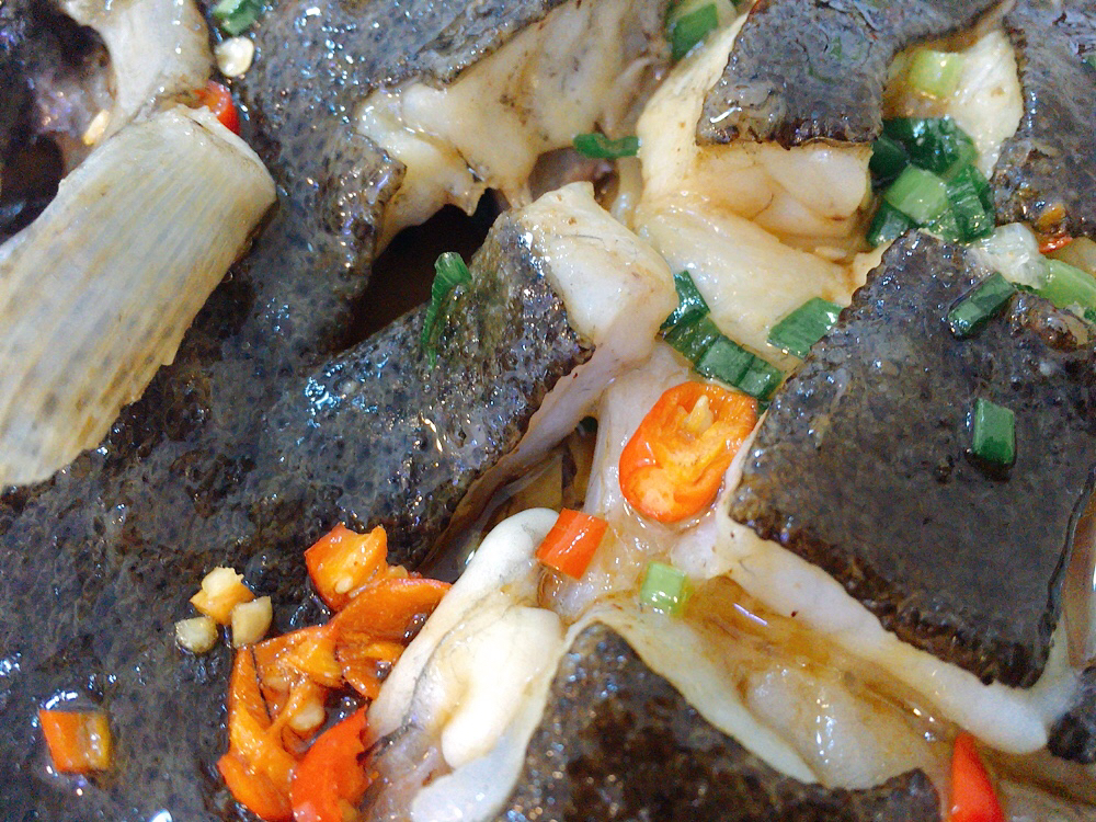 冰冻的鱼清蒸鱼用冷水蒸还是热水,清蒸鱼冷水上锅还是水开后上锅