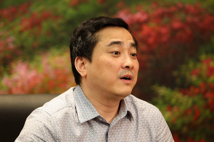 温州小伙，卖眼镜赚10亿，却欠债20亿，逃到美国又回来，为啥