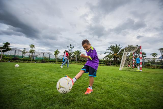 孩子踢足球算体育加分吗,孩子学踢足球有多厉害