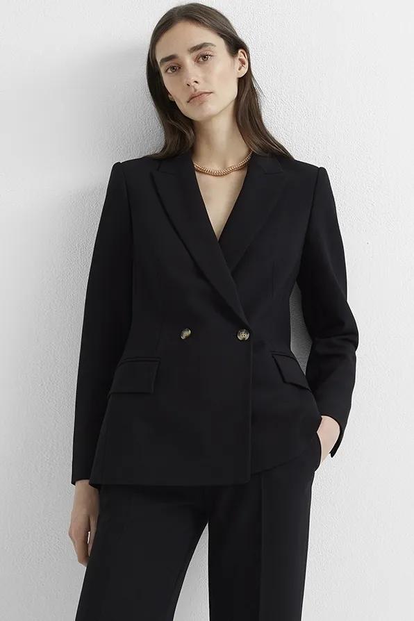 中年妈妈适合夏季穿哪家鞋子,有没有哪款鞋子适合妈妈穿