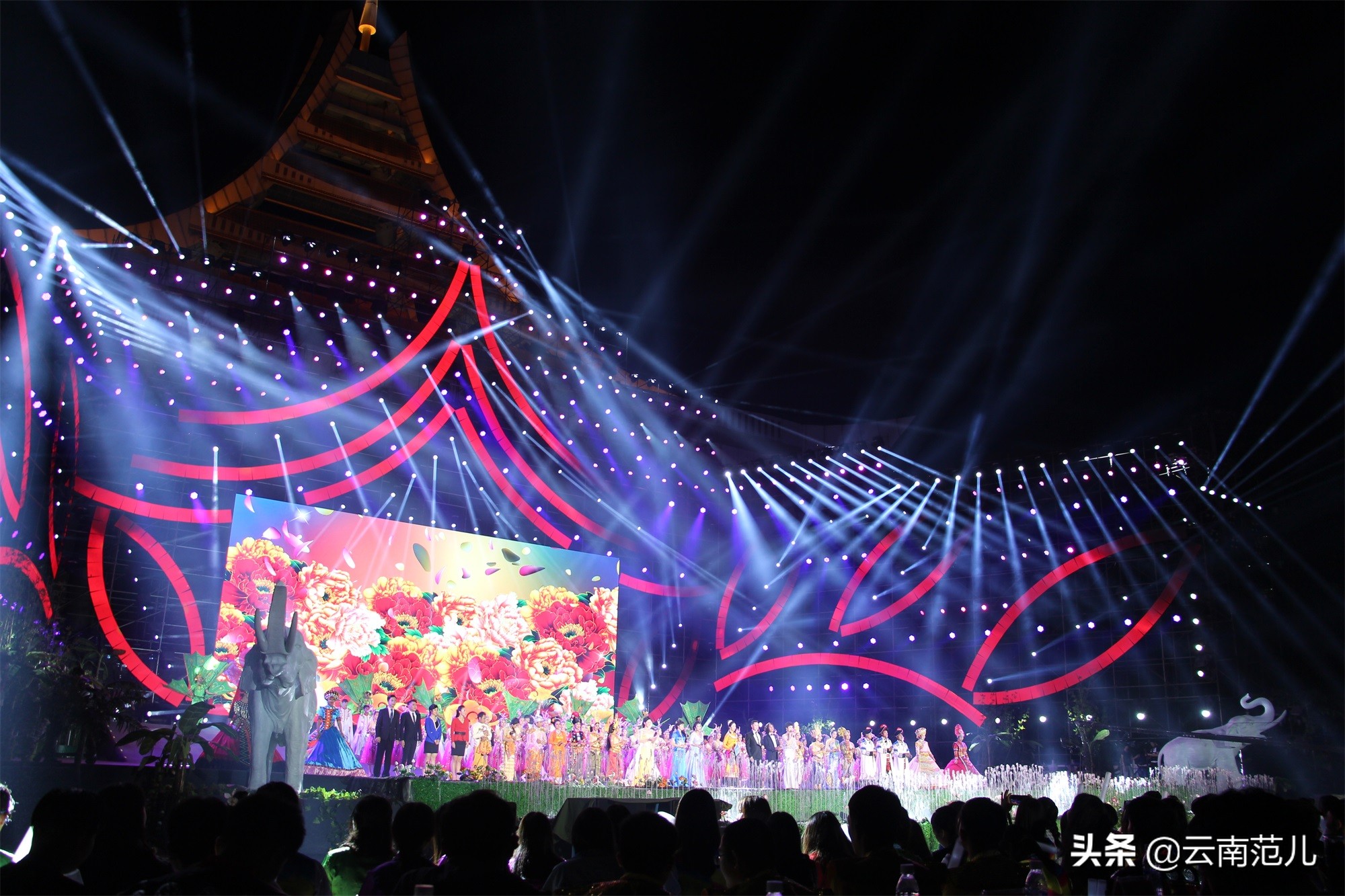 人气王歌手韩磊助力泼水节晚会高潮迭起，美丽的地方就叫德宏！