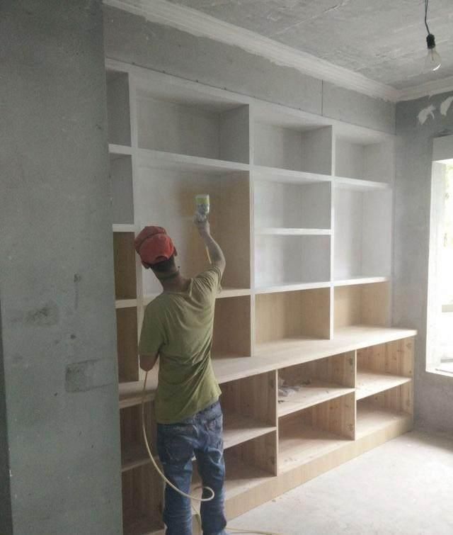 省千把块自喷漆,柜子刚喷完密密麻麻好多小气泡,跟牛皮癣一样!