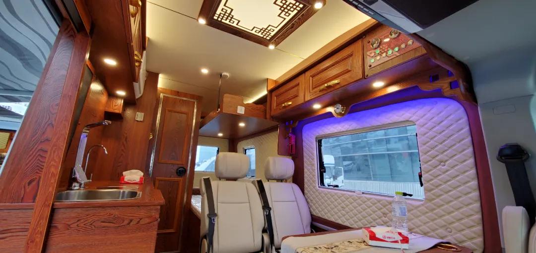 中式风格+48V电路这款中房星耀纵床版B型房车你喜欢嘛？