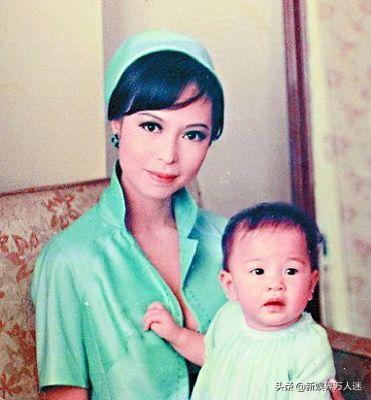 这才是现实中的女王！亚洲*星艳**退圈搞卫星，曾让千个男人拜倒裙下