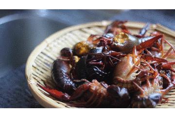 看到了就如获至宝定会买回家，配上剁辣椒炒一盘，酸辣滑嫩好过瘾