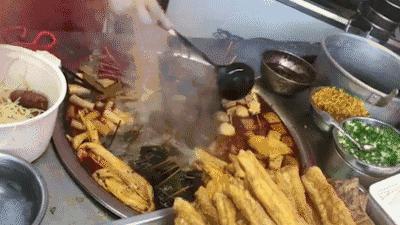 按签儿算钱的串串和称斤卖的麻辣烫，吃哪种更划算？