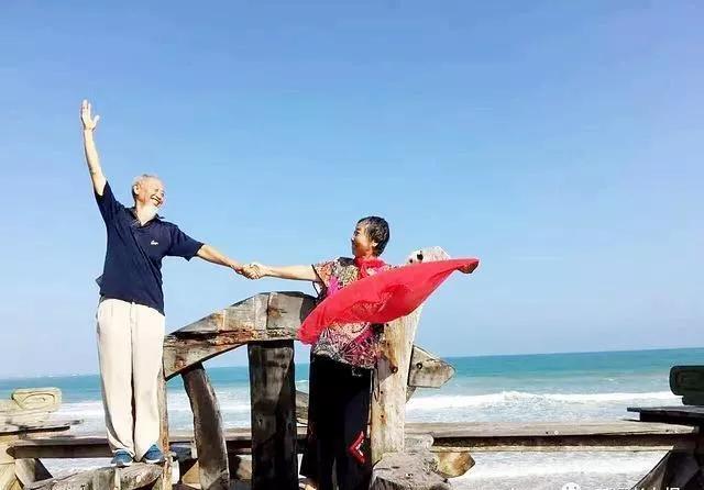 癌症晚期22岁,癌症晚期她乐观抗癌一年获丰收