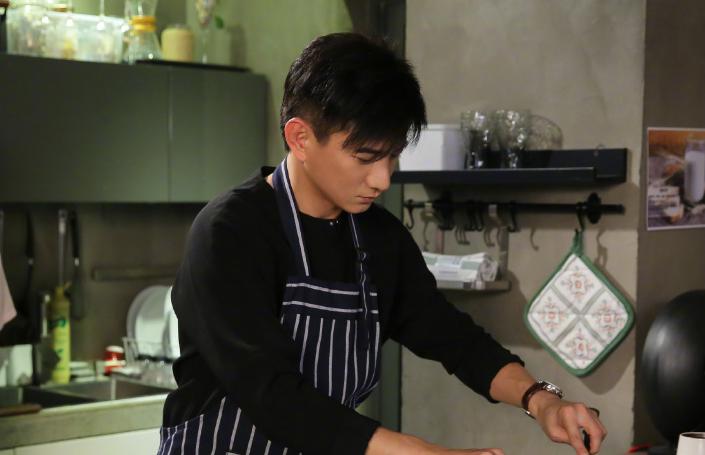 王俊凯卫生间唱歌视频,王俊凯被星探发现拍视频