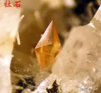 看到哪些标志要远离呢,看到这几种东西千万不要捡