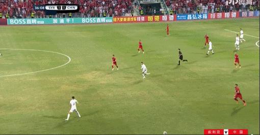 中国男足2-1泰国武磊贺炜,国足2-2战平新加坡武磊vs哈兰德