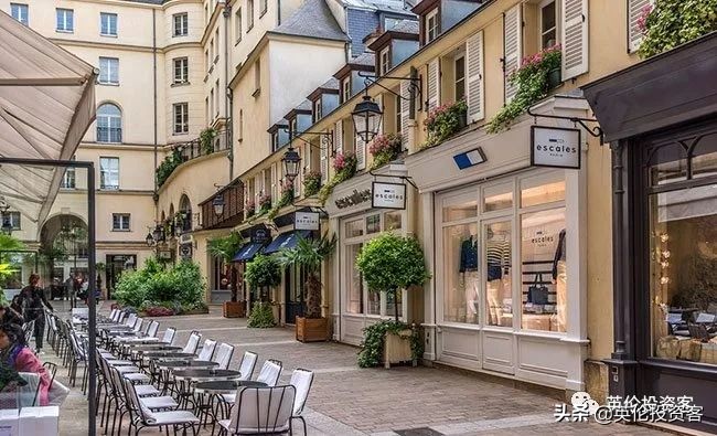 中国顾客暴跌八成!疫情冲击下,英国著名打折村也顶不住了