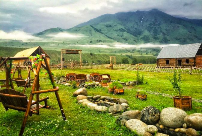 民宿365近期10家大热的极简民宿,西北风格民宿