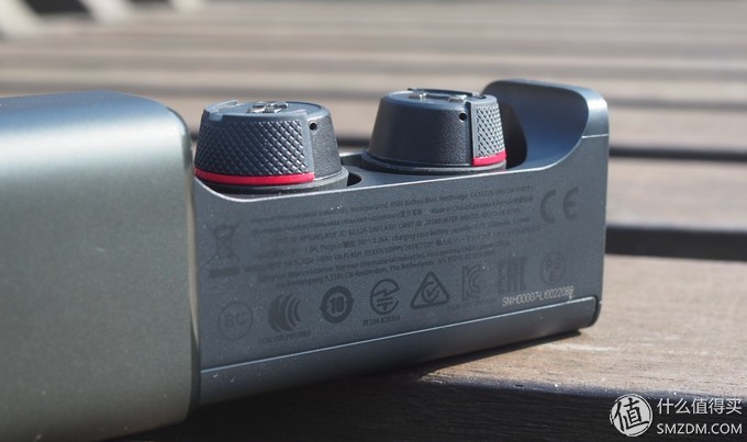 JBLUAFLASH运动耳机,jbl蓝牙运动耳机使用方法