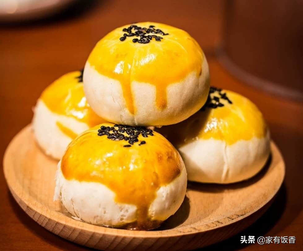 蛋黄酥9.9元6个包邮,蛋黄酥一箱9.9包邮