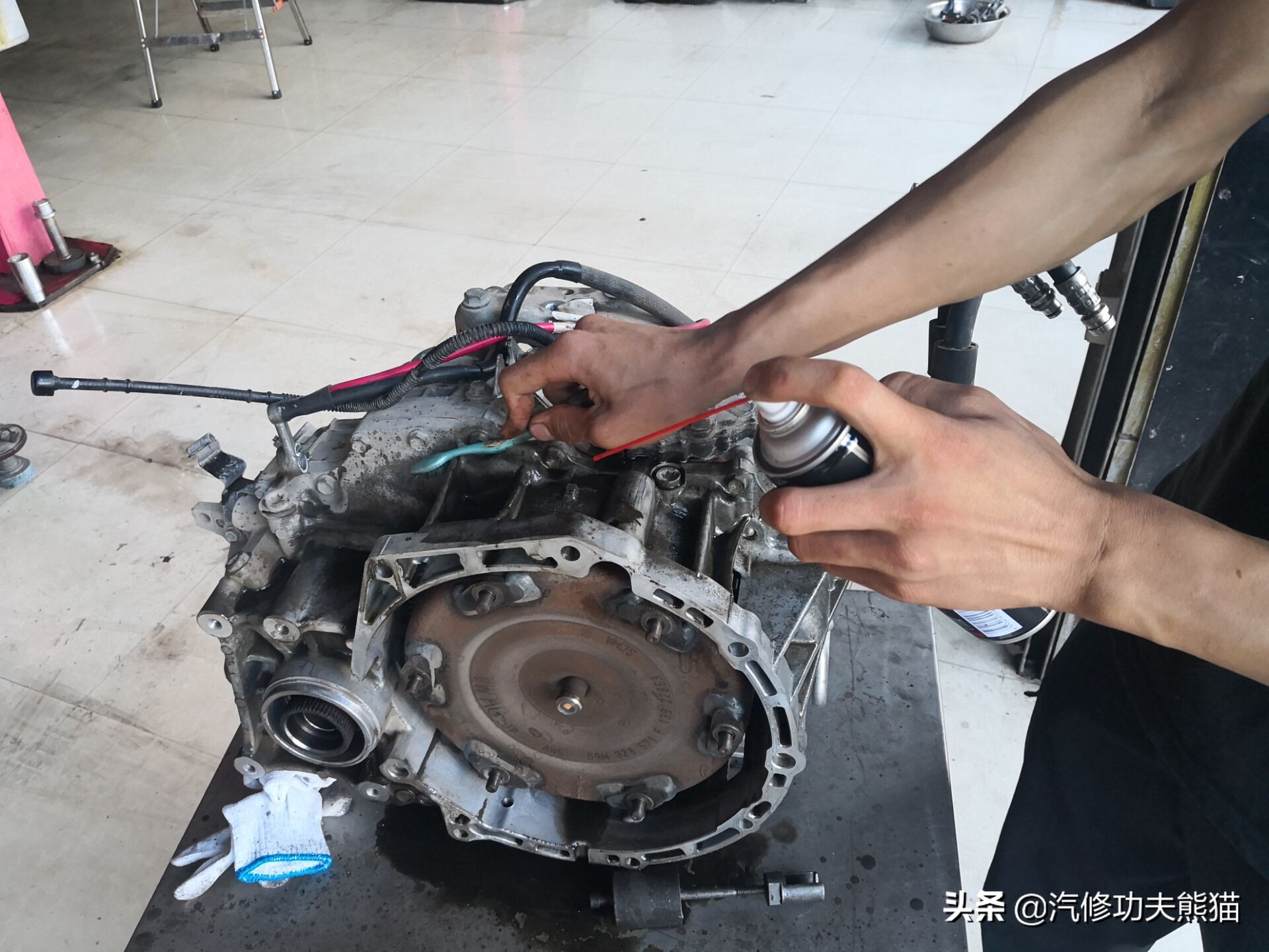 2017款途观丝绸之路1.8t烧机油吗,途观2015款1.8t四驱豪华版烧机油