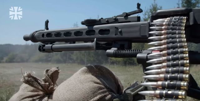 德国mg42通用机枪现代版,mg42机枪有多厉害