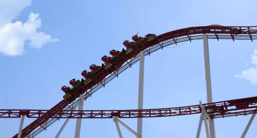 游览方特游乐园的英语,带小孩去游乐园玩滑梯