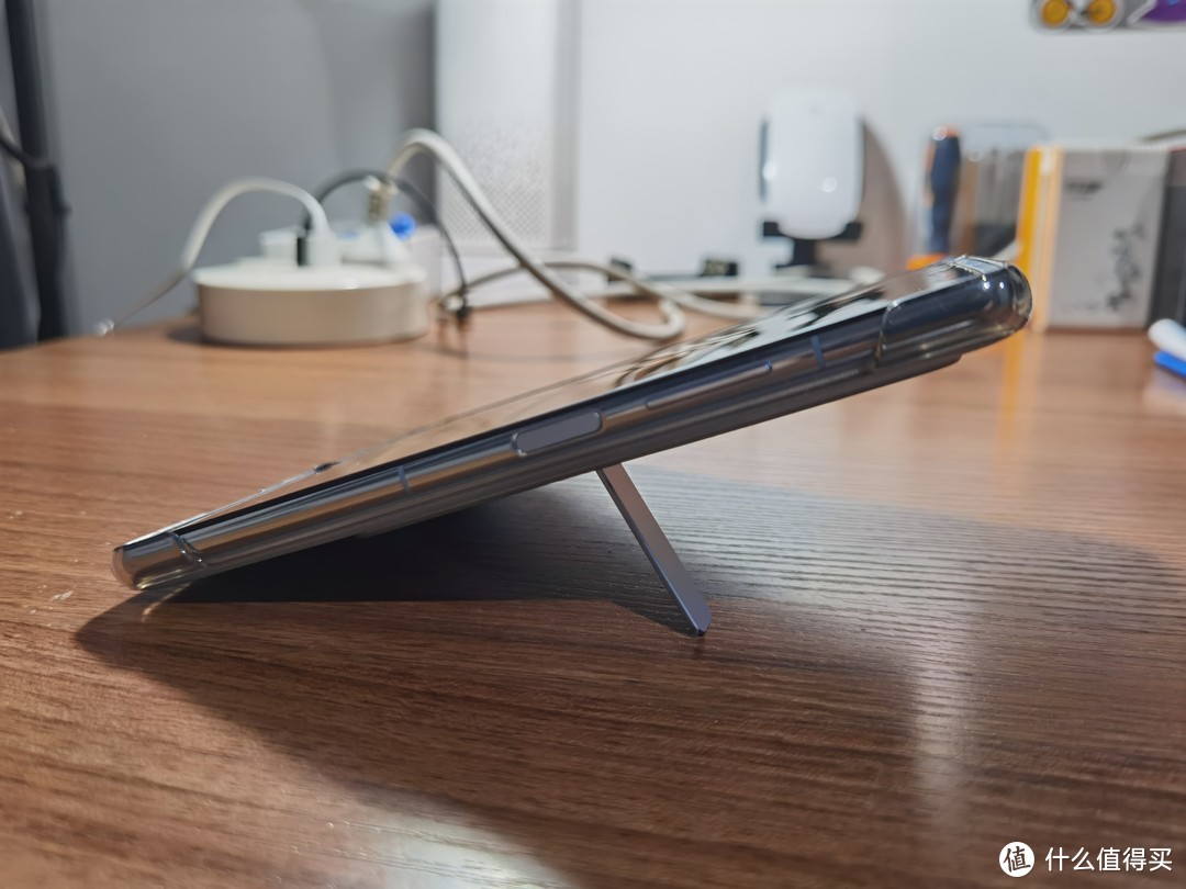 三星fold2对比华为matex2屏幕,华为matex2和三星fold2什么区别