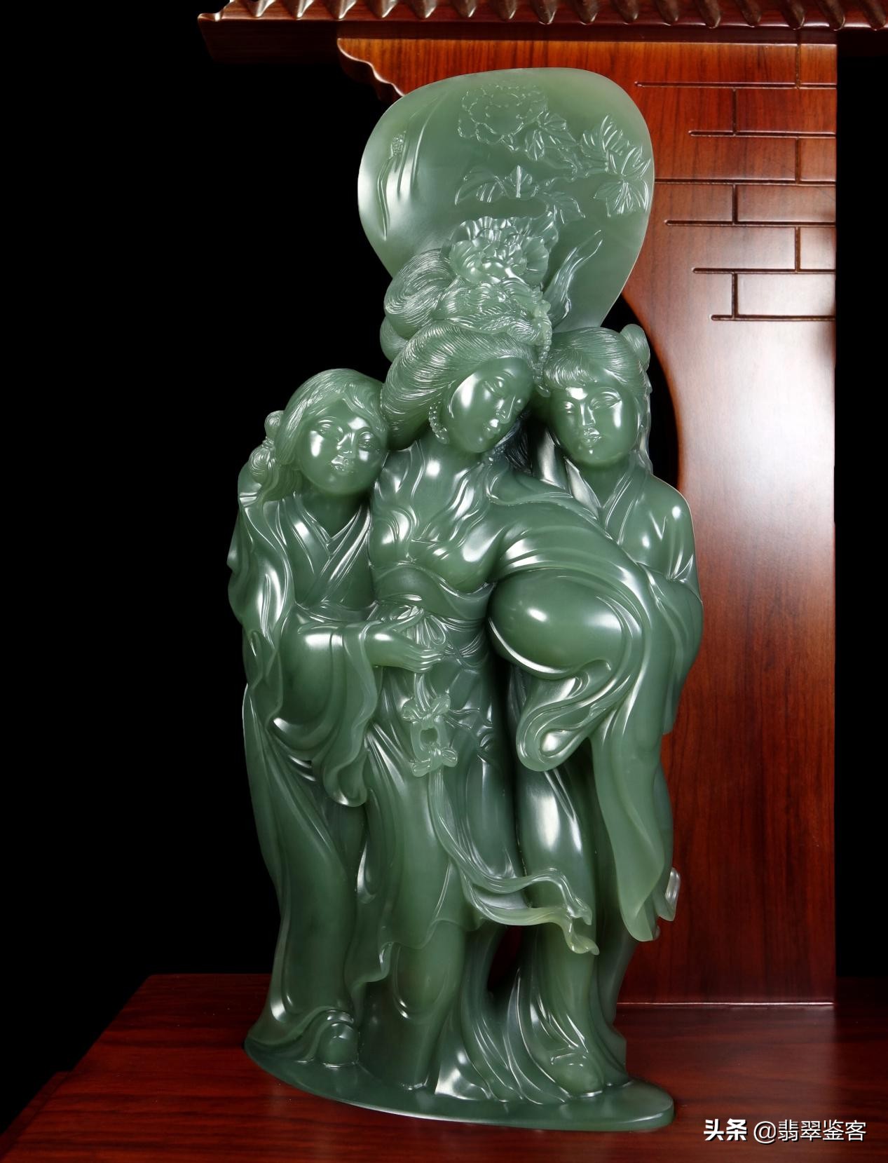 中国人从没停止过对玉的钟爱,为什么中国人几千年都喜欢玉