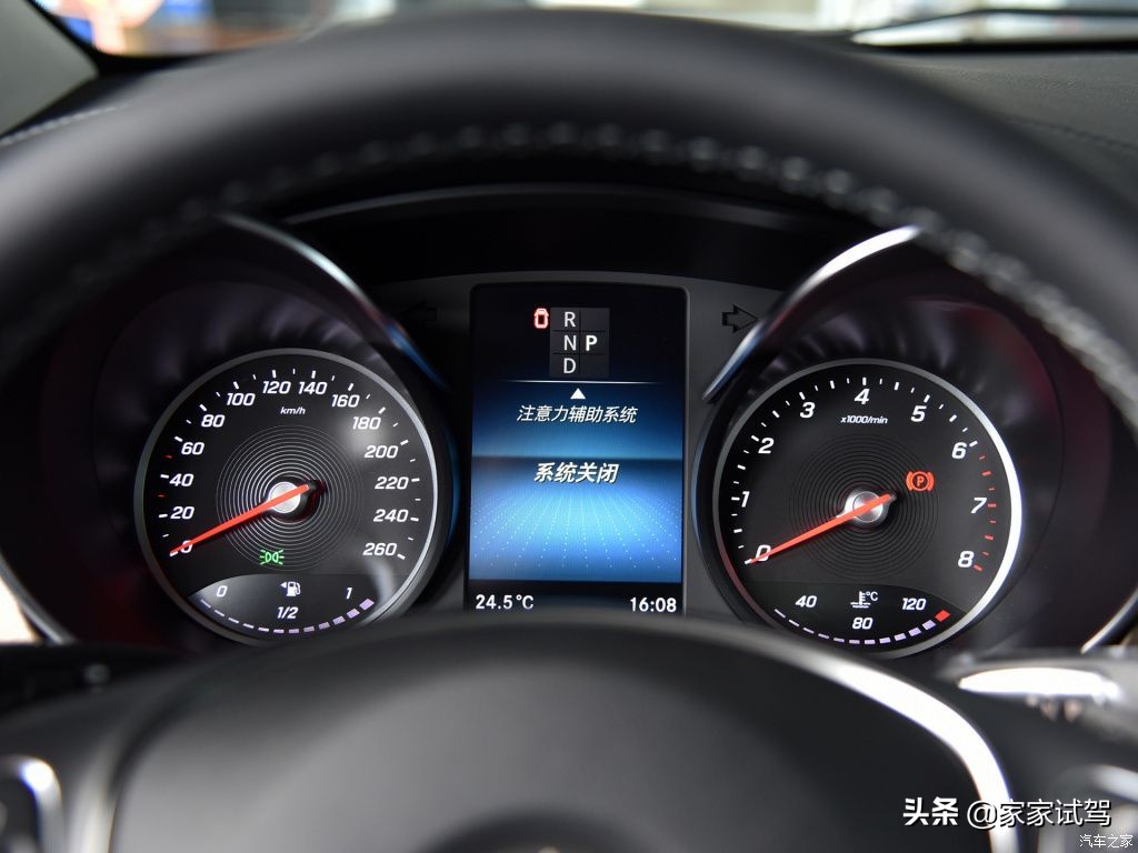 有通吃本事的新款别克gl8,别克gl8和奔驰v级怎么选