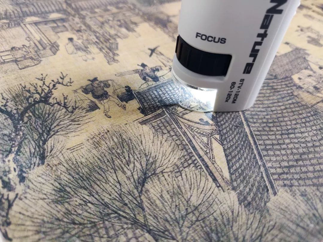 能放大1万亿倍的显微镜,只有一个长筒目镜的显微镜