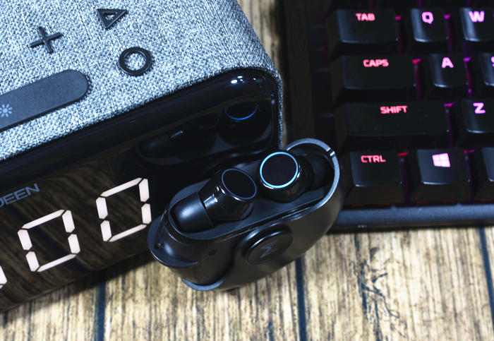 可以当指尖陀螺的蓝牙耳机,可以唱歌的指尖陀螺