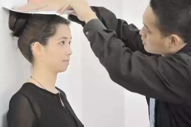 空姐体检是男人检查吗,空姐每年都要体检吗