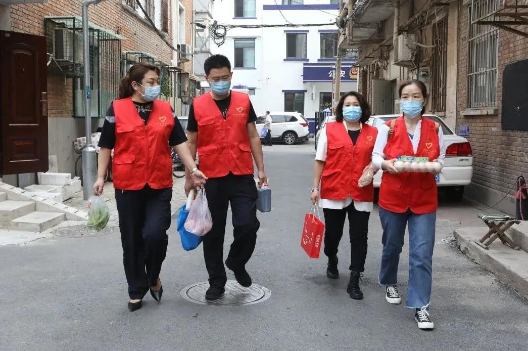 机关干警业余时间兼职“代购”,社区群众纷纷点赞收获“好评”!