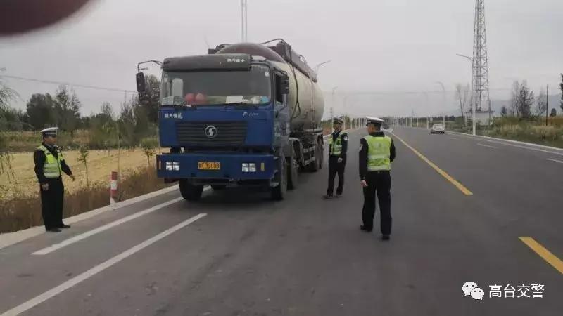 公正司法解民忧送锦旗表谢意,高效执行解民忧送锦旗表谢意