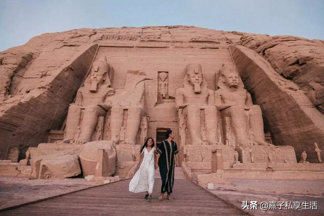 环游世界夫妻赚了十个亿,情侣环游世界视频