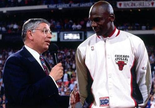 乔丹两个三连冠有多难,乔丹第一个三连冠是怎么打球的