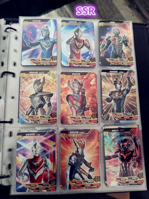 奥特曼卡片是雷霆还是黑钻版,奥特曼卡片到底要不要买呢