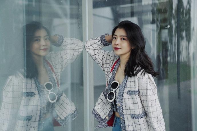 三木冬日示范减龄会穿女人有范儿,初春三木穿什么衣服好看