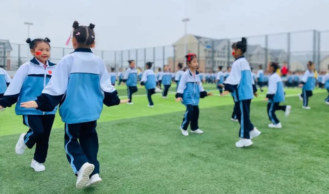 庆祝建党百年大型排舞展演西安,建党100周年校园啦啦操比赛