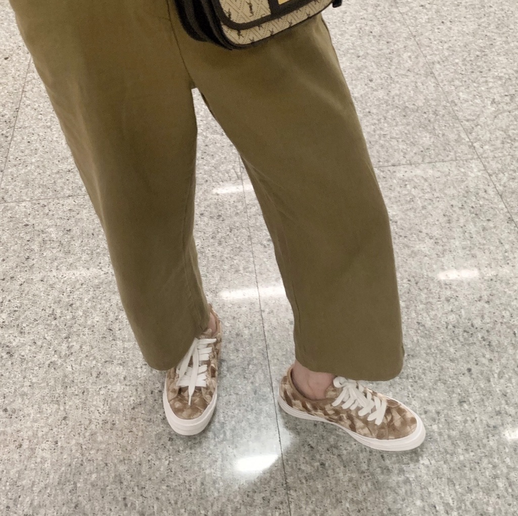 摇号还限购的帆布鞋？爆款明明很容易买啊