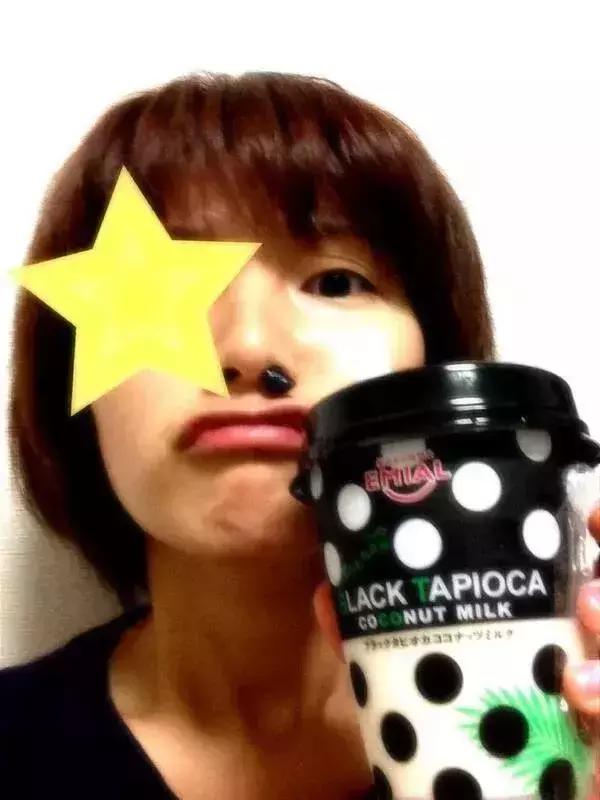 日本流行鼻孔塞珍珠自拍是什么梗？对不起，是我不懂时尚