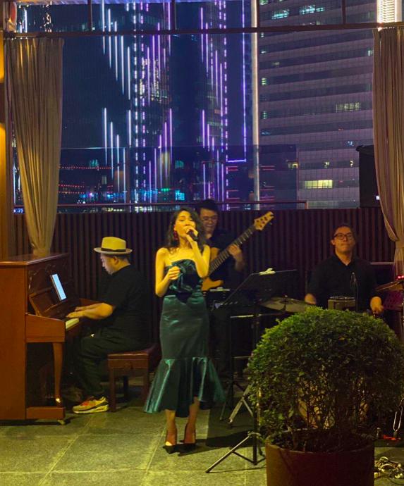 夜上浓妆完整版,重庆丽晶酒店酒吧