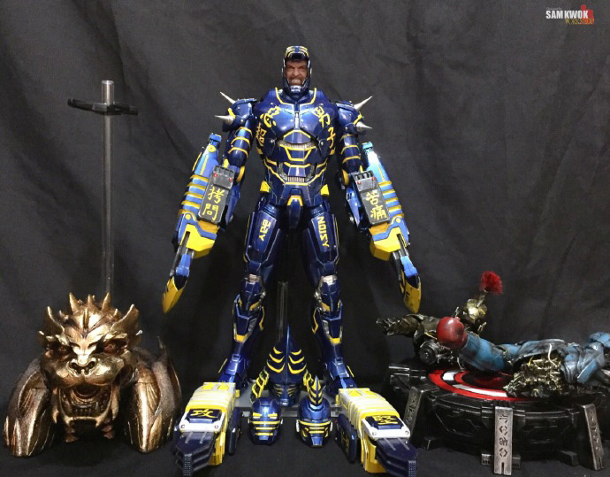 托尼史塔克《铁甲钢拳》吵闹小子钢铁侠盔甲