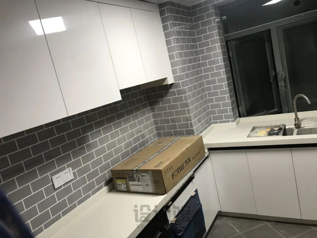 厨房先安装油烟机还是先装铝扣板,先装抽油烟机还是先装铝扣板